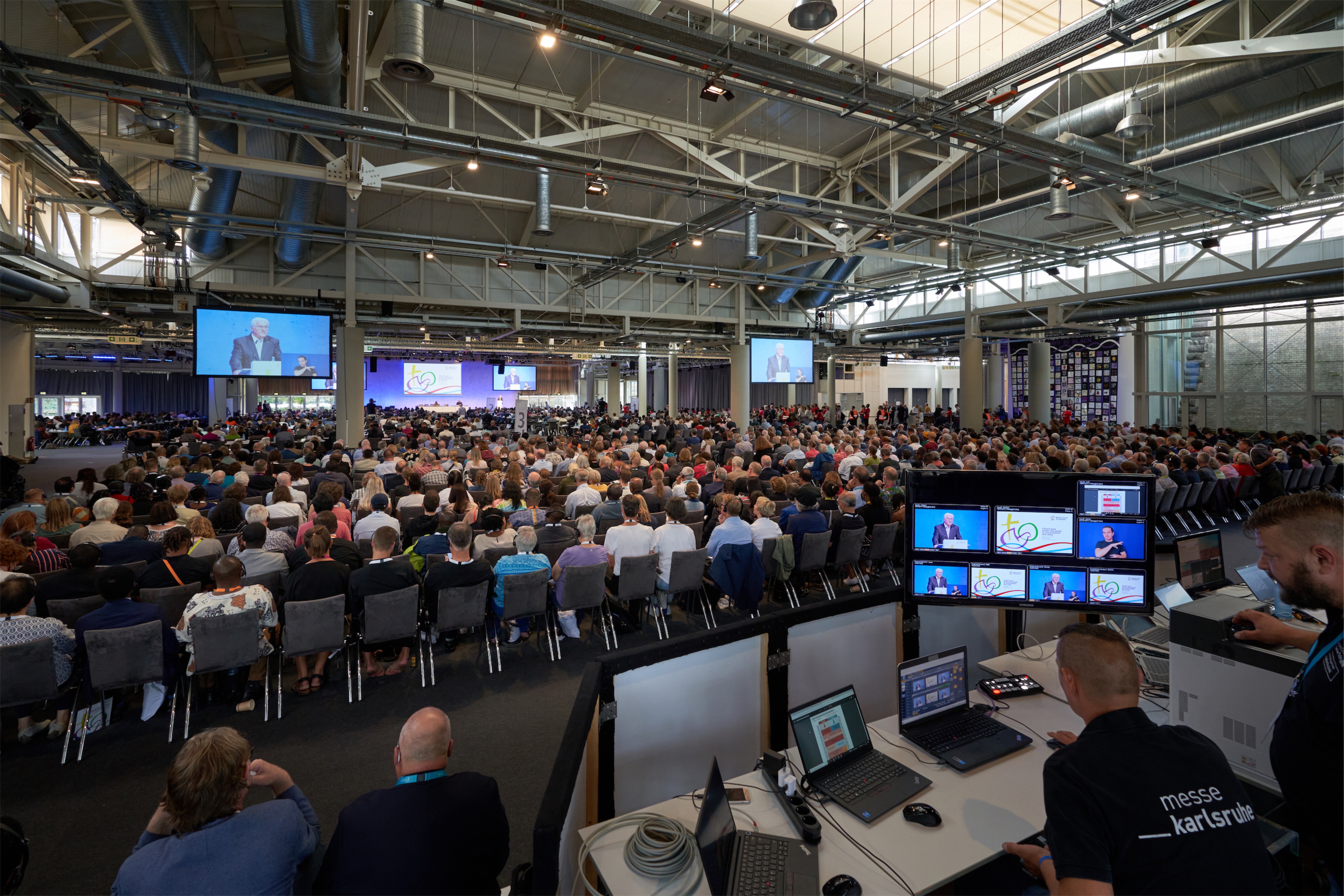 The WCC Assembly is also a challenge when it comes to event technology. Seen here in the Garden Hall in the large plenum.