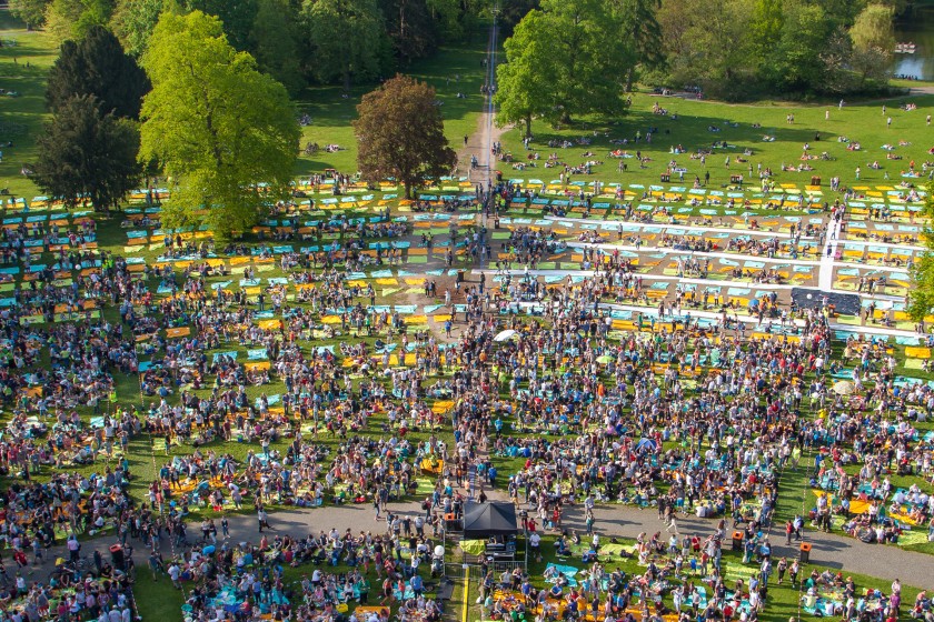 Das Karlsruher Kongresszentrum als Treffpunkt für Menschen des Ökumenischen Rat der Kirchen