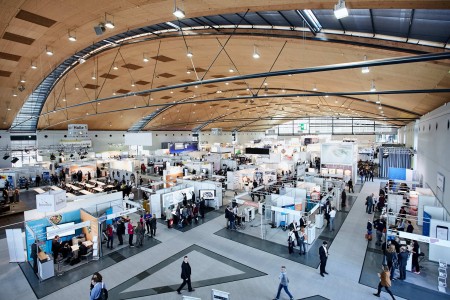 Volle Messehalle bei der LEARNTEC 