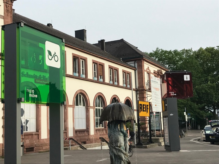 Das Projekt regiomove führt Verkehrsmittel verschiedener öffentlicher und privater Anbieter in einer App zusammen. 