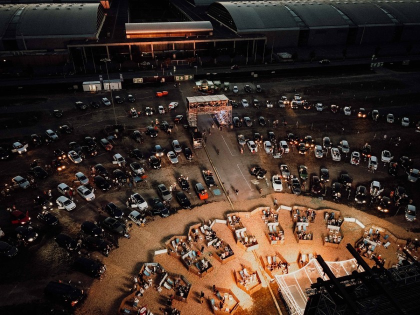 Blick auf die Zuschauerränge der Kulturbühne an der Messe Karlsruhe