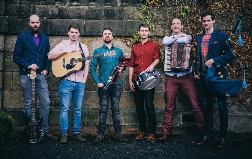 Gruppenfoto von Mànran, Schottlands führender Scot Rock Band 